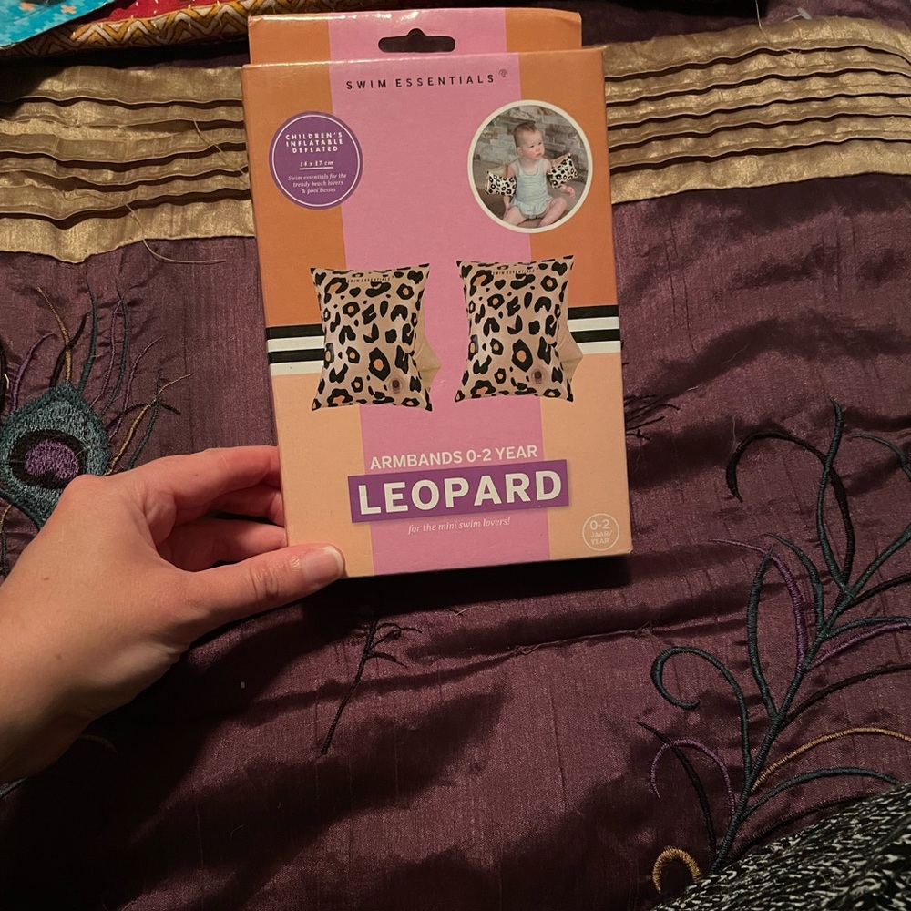 Leopard print swim accessories, Floaties for to two years